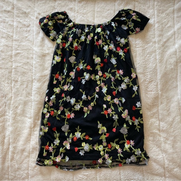 Kimchi Blue Urban Outfitters floral embroidered off the shoulder dress - Picture 3 of 8